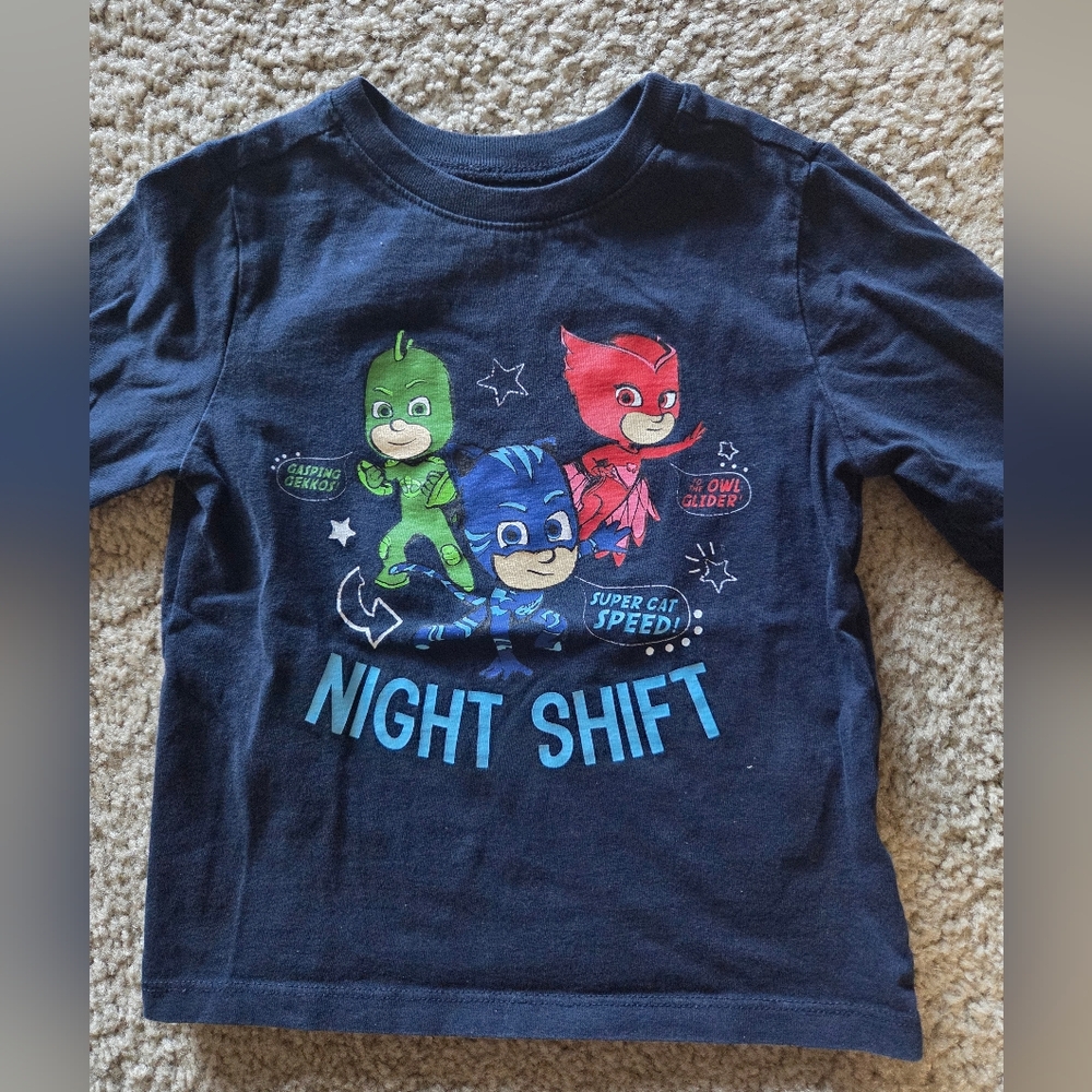 Old Navy Boys Night Shift Graphic T-Shirt Size 3T Long Sleeve